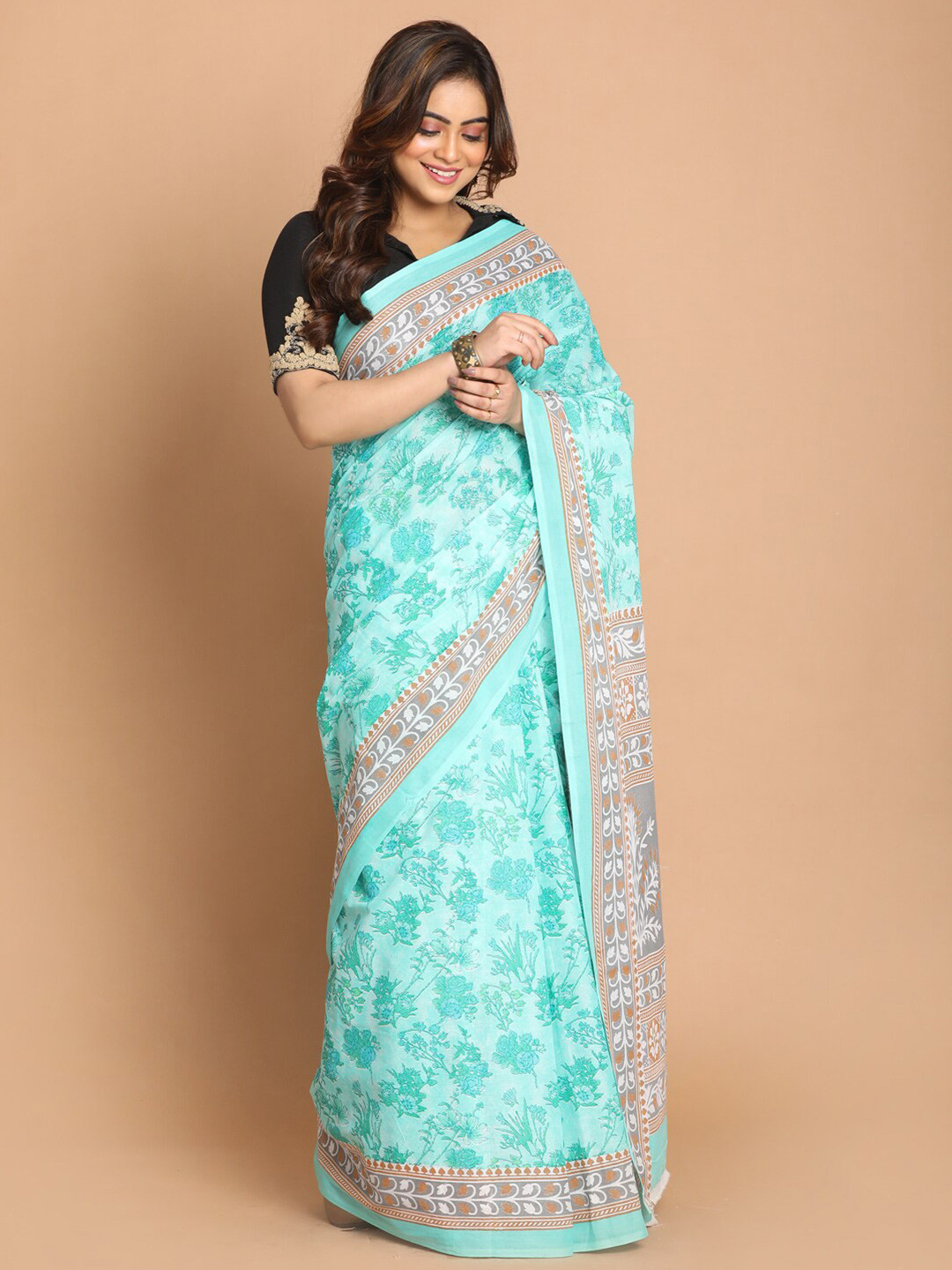 

Saranee Sea Green & Cream-Coloured Floral Pure Cotton Saree