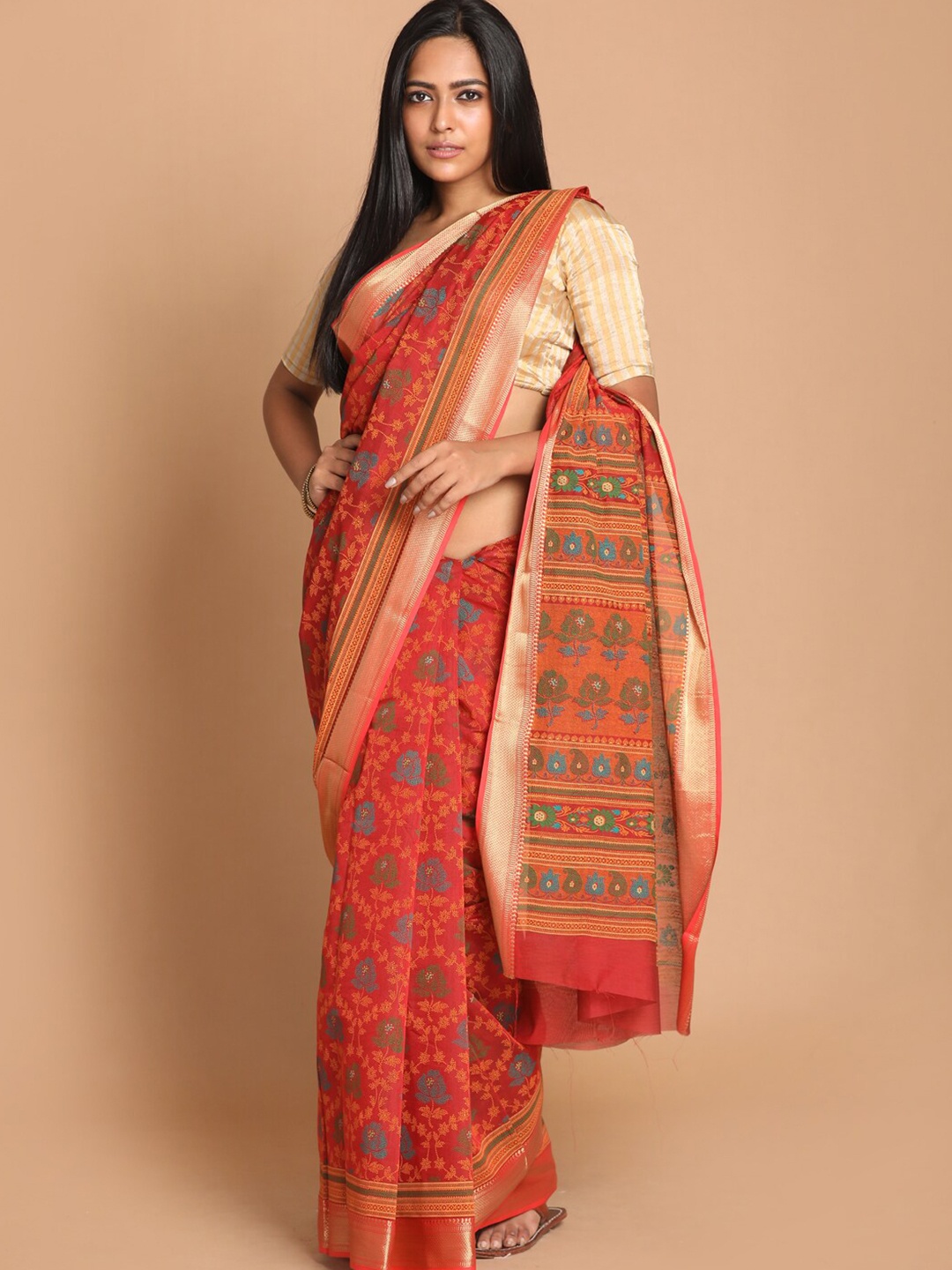 

Saranee Red & Gold-Toned Floral Zari Border Saree