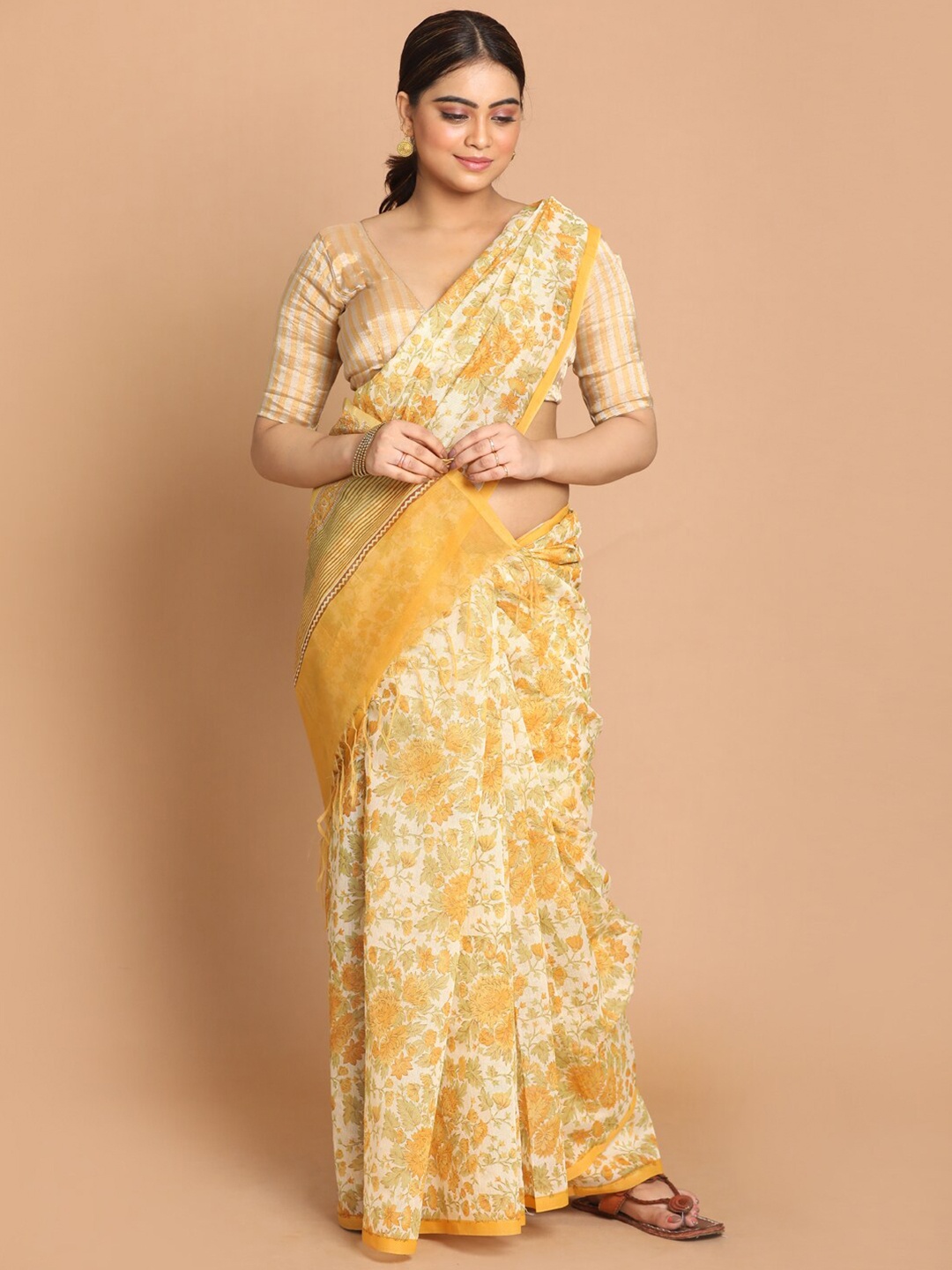 

Indethnic Yellow & White Floral Printed Saree