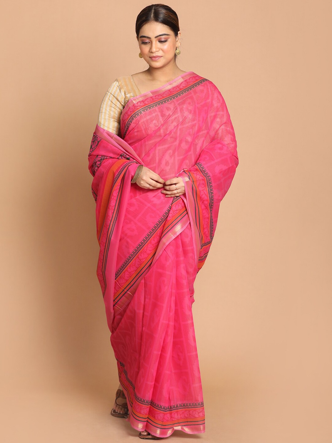 

Saranee Magenta & Blue Paisley Printed Saree