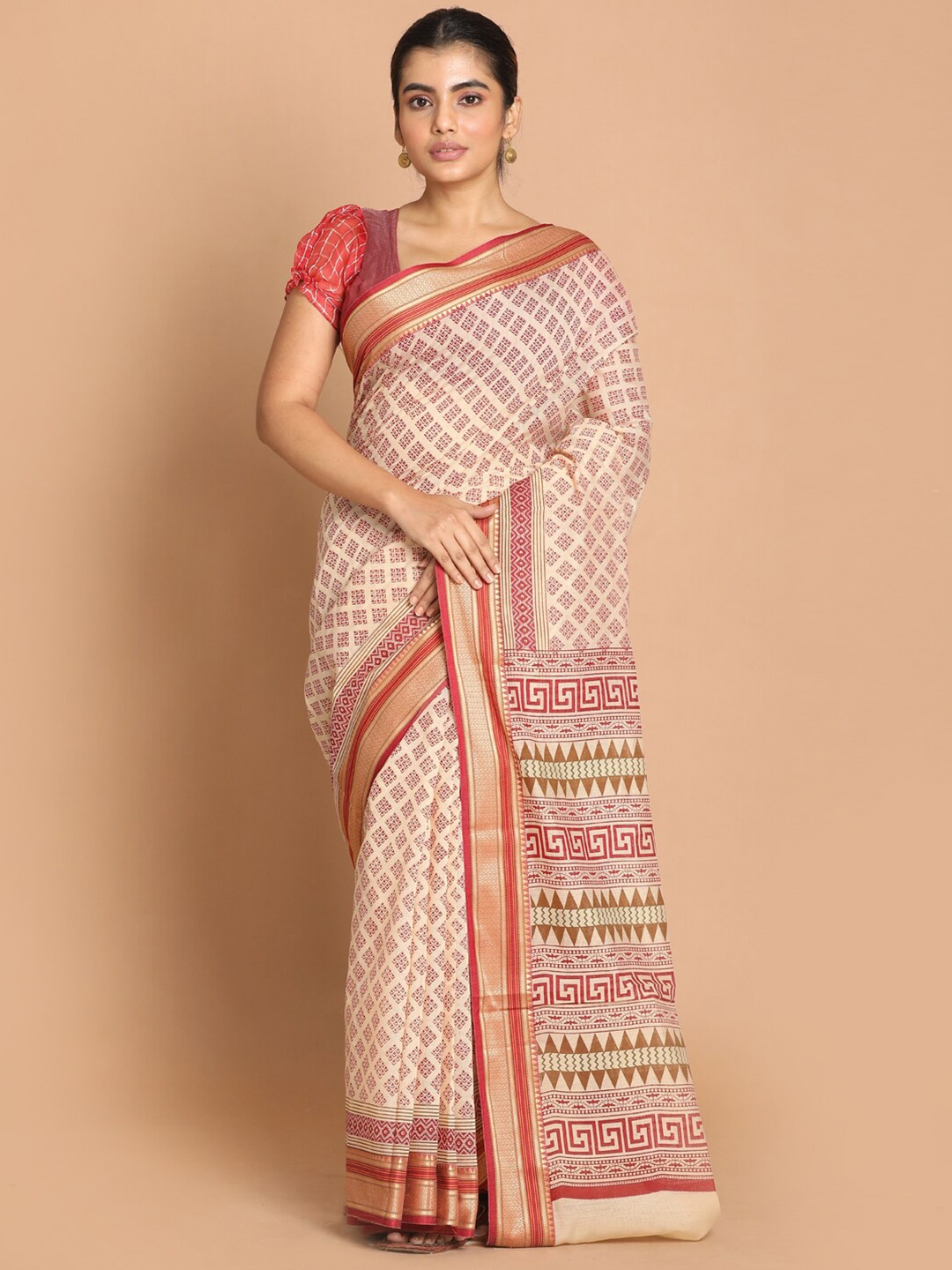 

Saranee Maroon & Rose Ethnic Motifs Saree