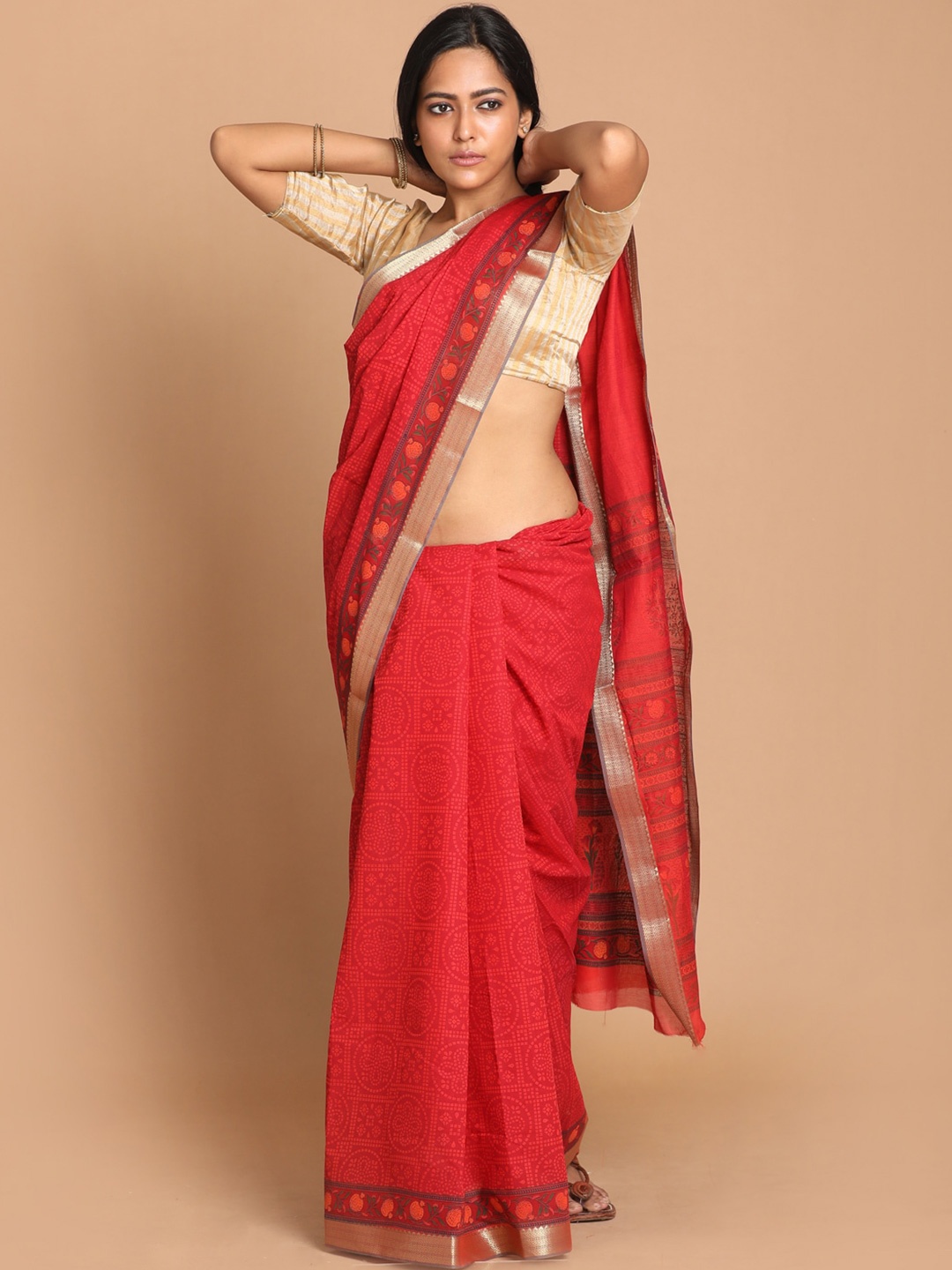 

Saranee Red & Gold-Toned Bandhani Saree