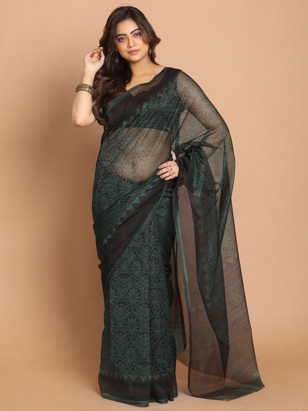 

Indethnic Green & Black Ethnic Motifs Supernet Saree