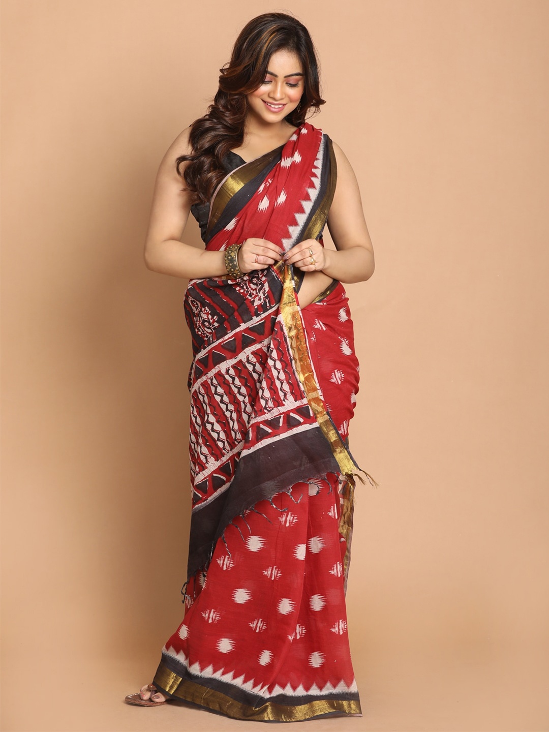 

Indethnic Maroon & Black Ethnic Motifs Zari Border Pure Cotton Saree