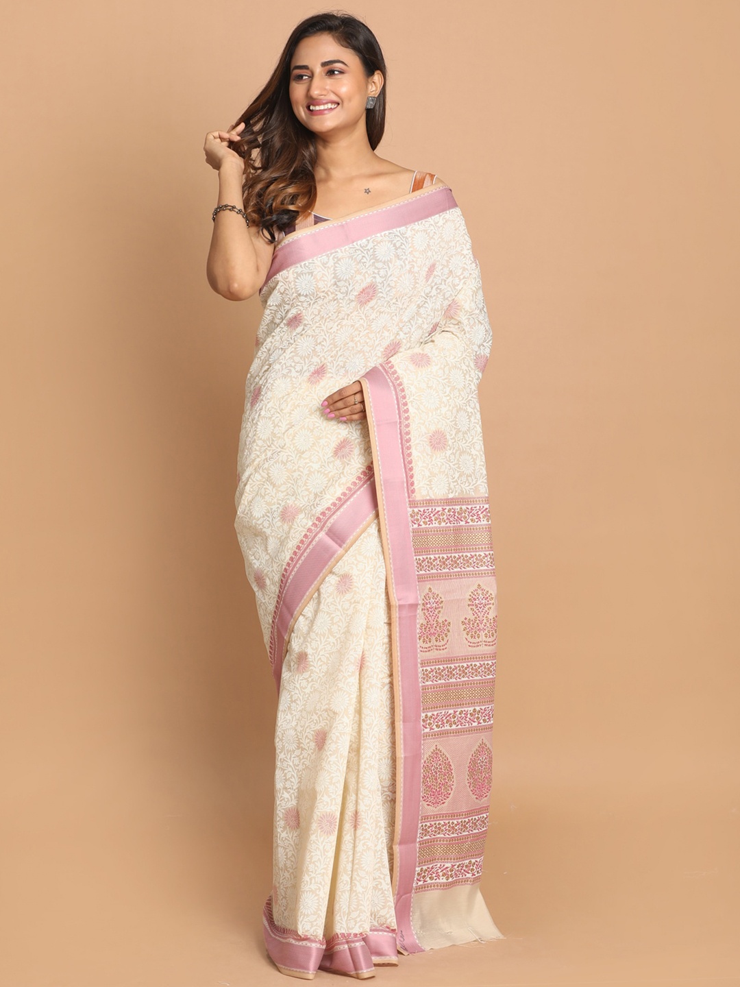

Saranee White & Pink Floral Printed Saree