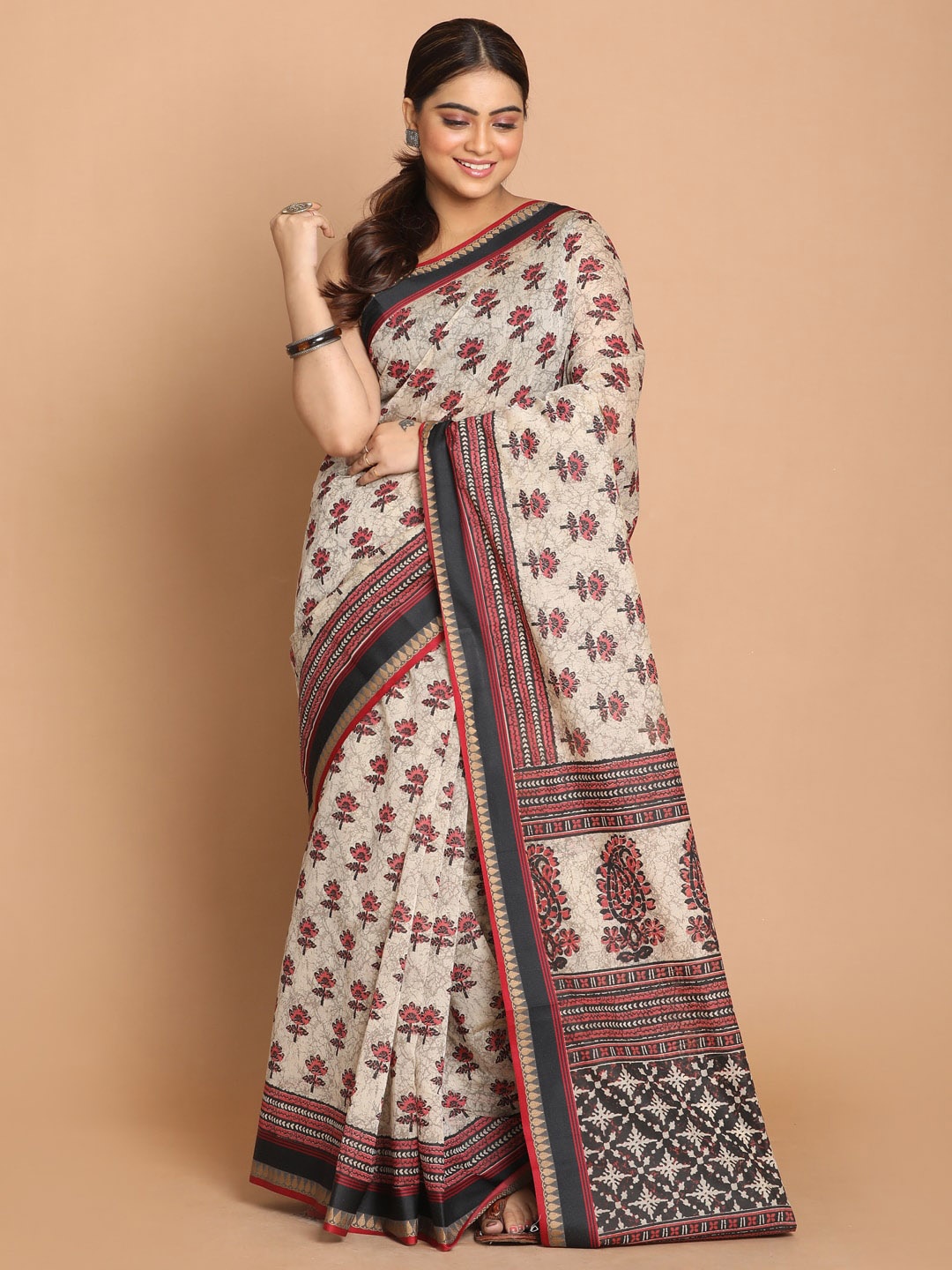 

Saranee Black & Cream-Coloured Floral Saree