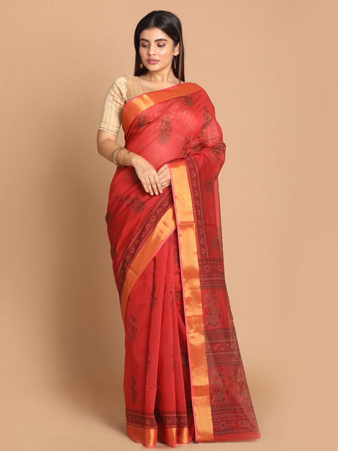 

Saranee Red & Gold-Coloured Ethnic Motifs Printed Zari Saree