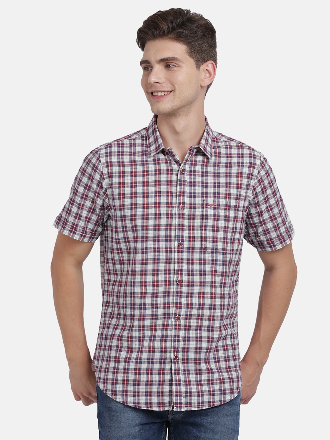 

Crocodile Men Red & White Classic Slim Fit Opaque Checked Cotton Casual Shirt