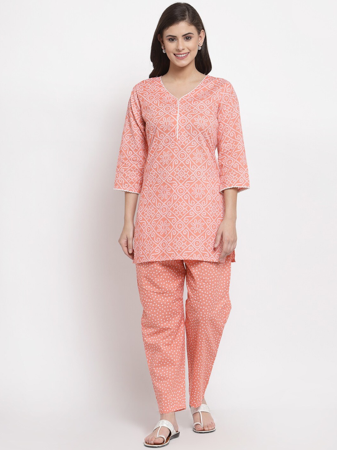 

Yuris Women Peach-Coloured & Off White Pure Cotton Printed Night suit