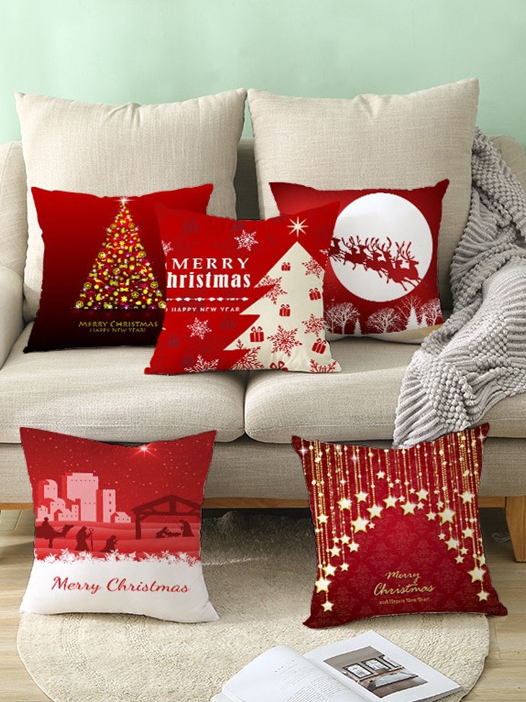 

AEROHAVEN Set Of 5 Red & White Printed Christmas Square Cushion Covers