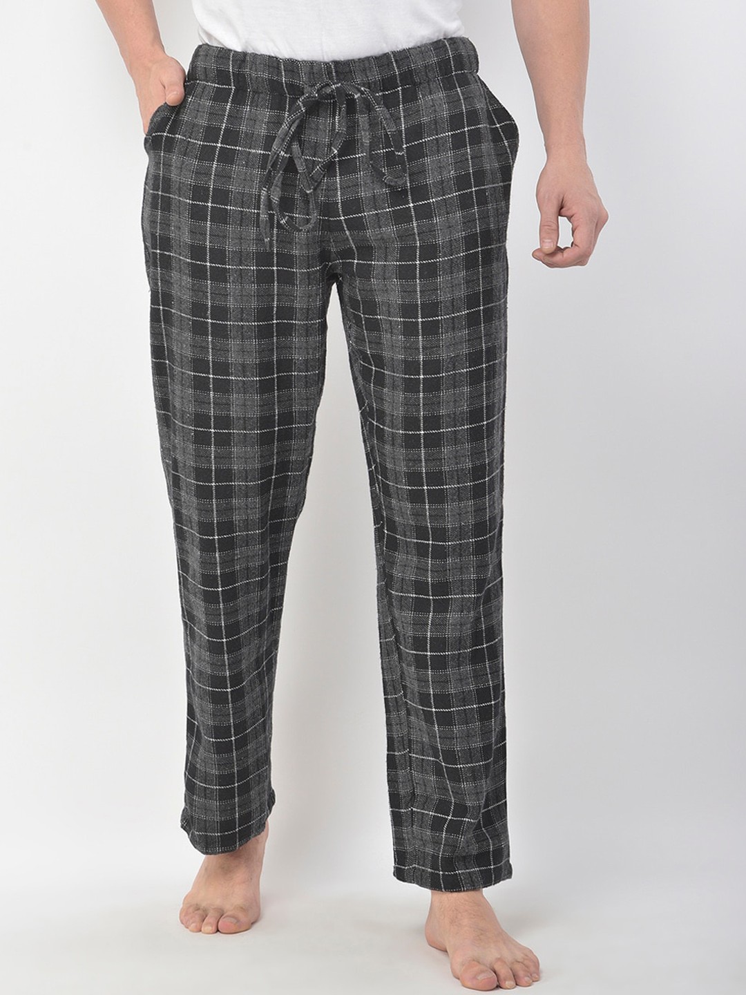 

Oxolloxo Men Black Checkered Lounge Pants