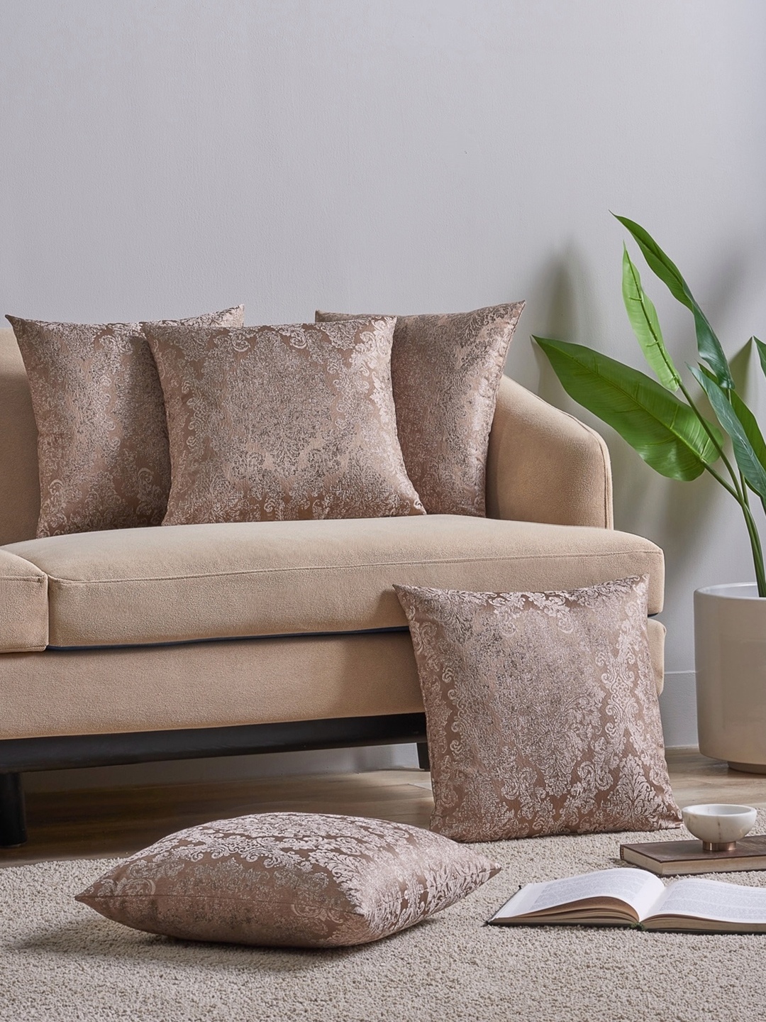 

DDecor Brown Set of 5 Square Cushion Covers