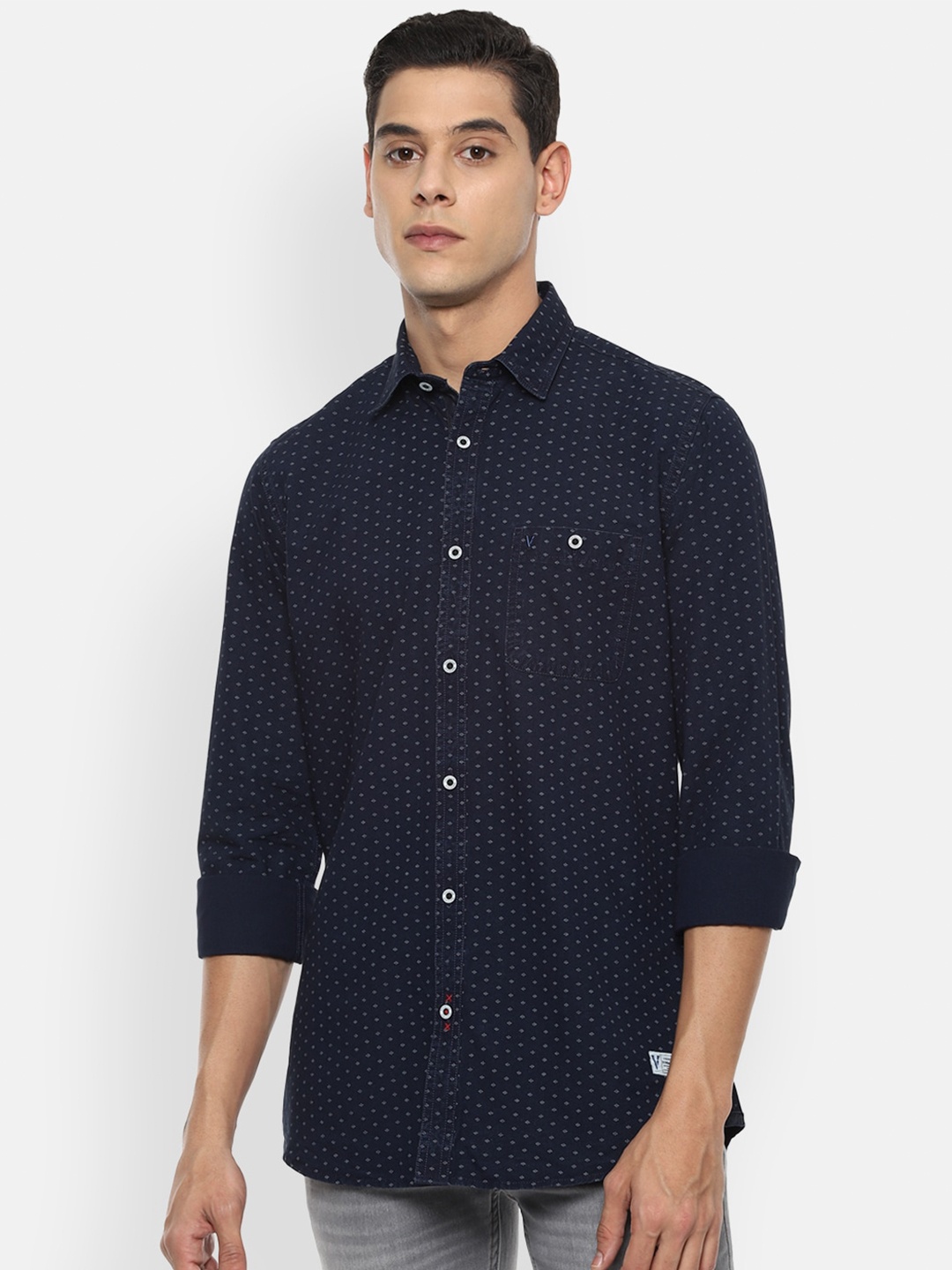 

VAN HEUSEN DENIM LABS Men Navy Blue & White Opaque Printed Pure Cotton Casual Shirt