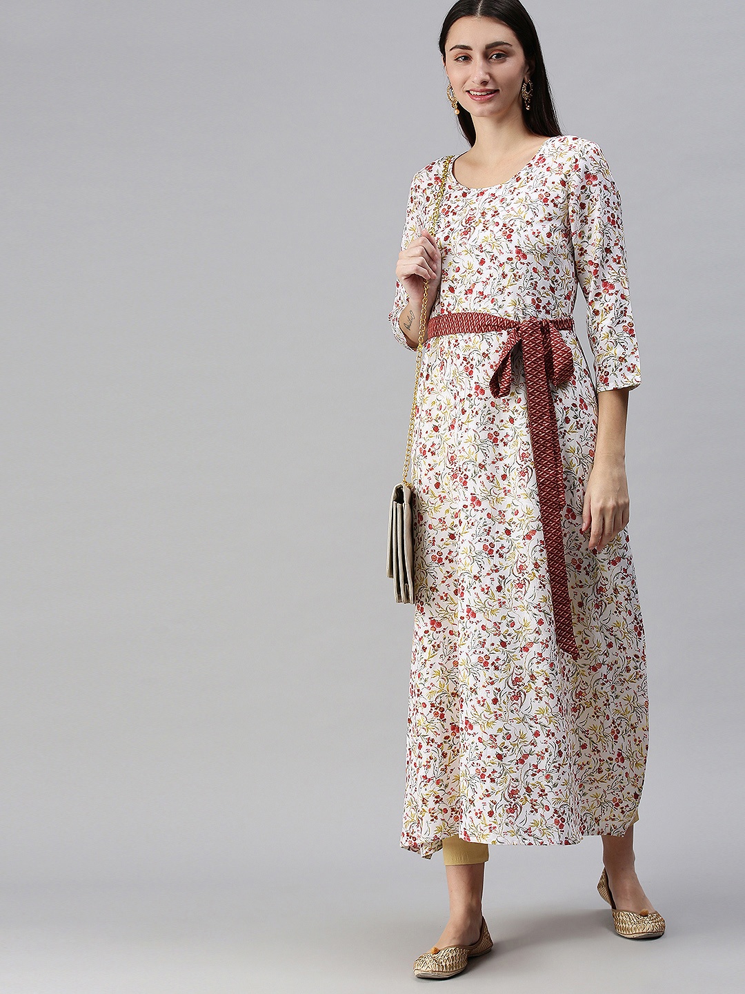 

SheWill Women White & Maroon Floral Printed Belted Detail Cotton A Line Kurta