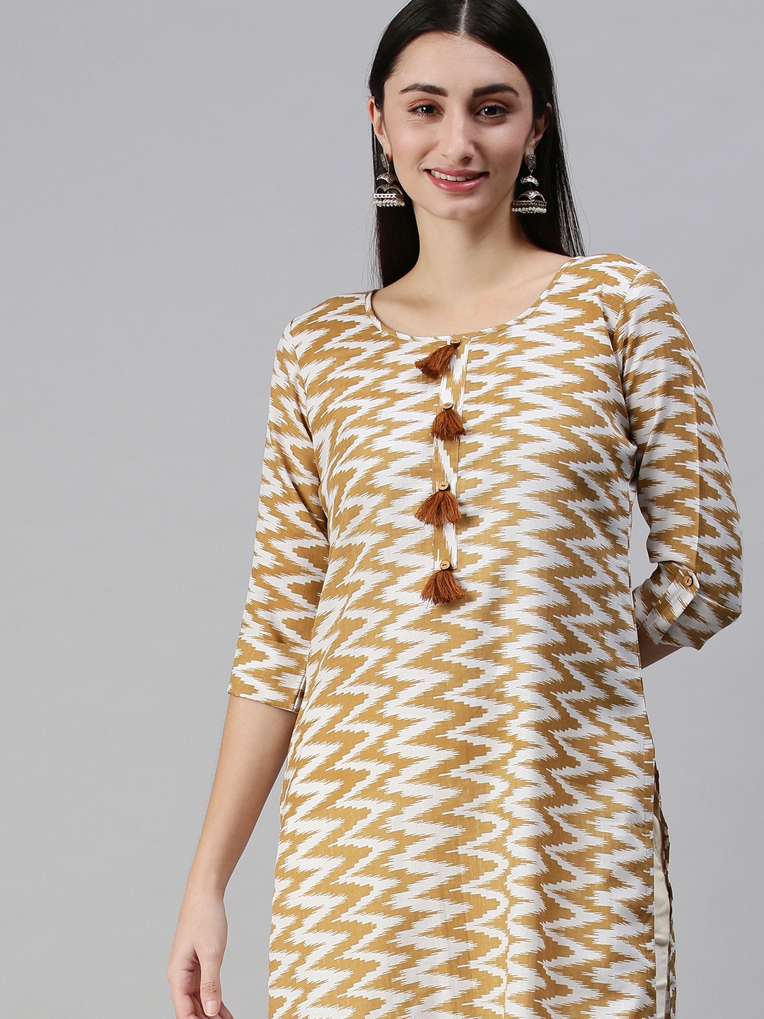 

SheWill Women Mustard Yellow & White Geometric Ikat Printed Cotton Straight Kurta