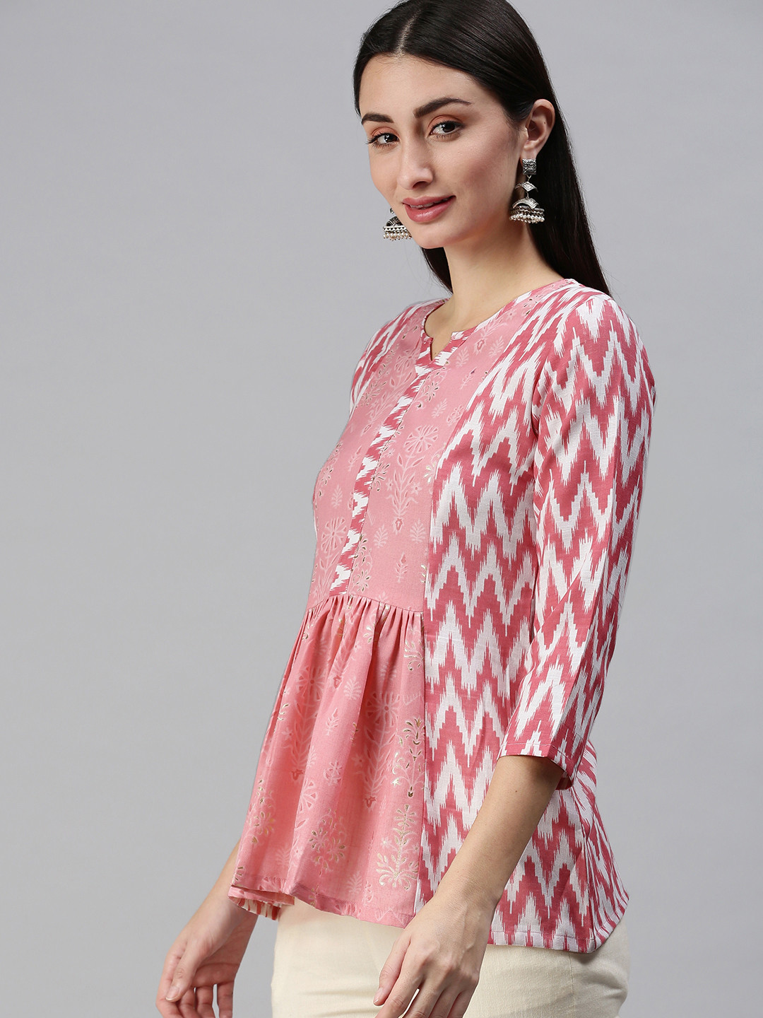 

SheWill Pink & White Ethnic Motifs Printed Round Neck Regular Sleeves Straight Kurti
