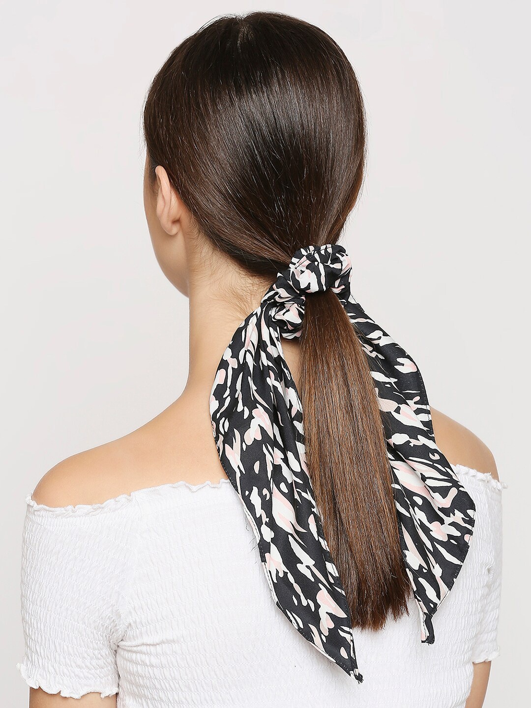 

BELLEZIYA Women Black & White Printed Scarf Scrunchie