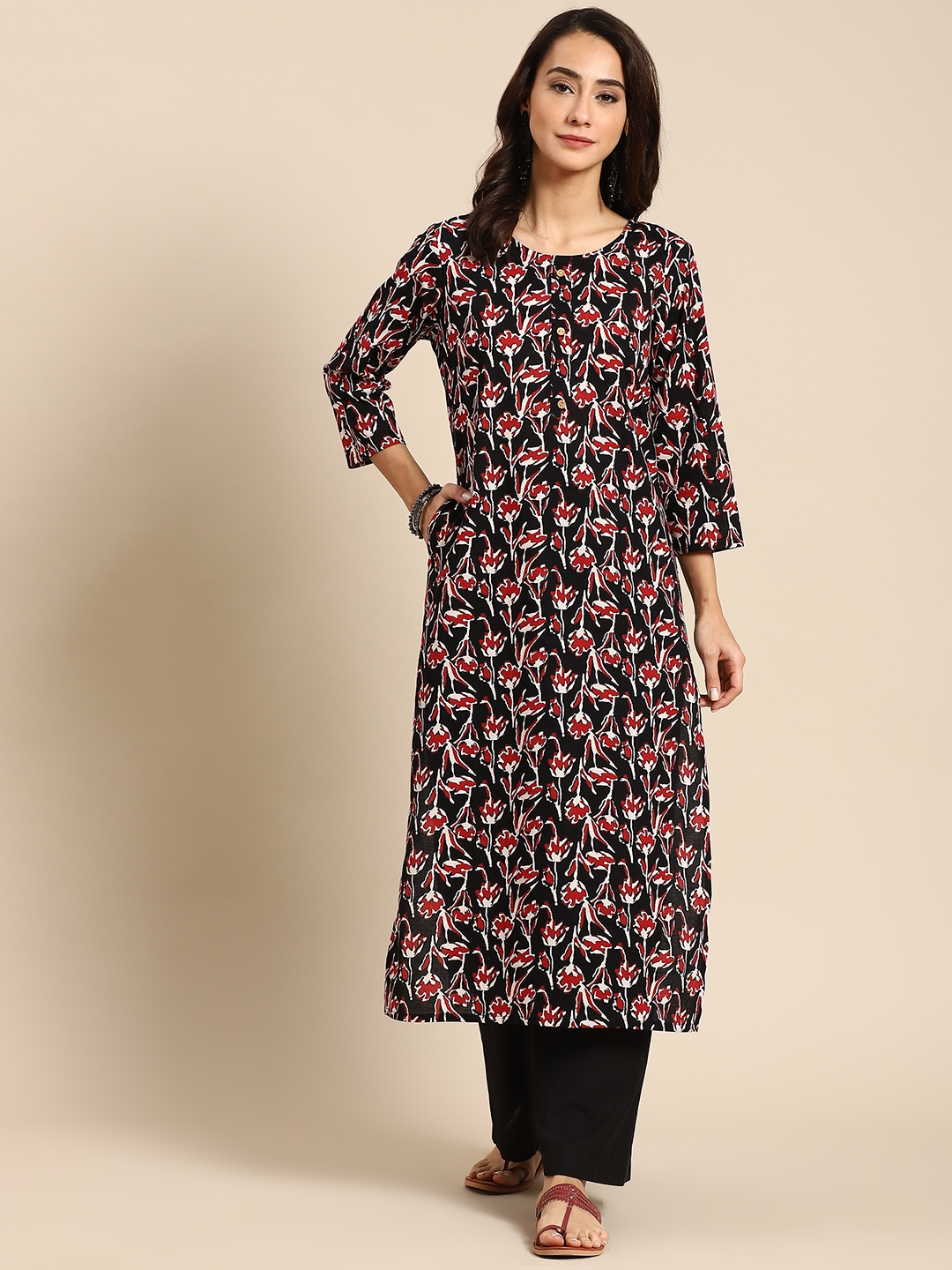 

Prakrti Women Black Floral jaal print cotton kurta