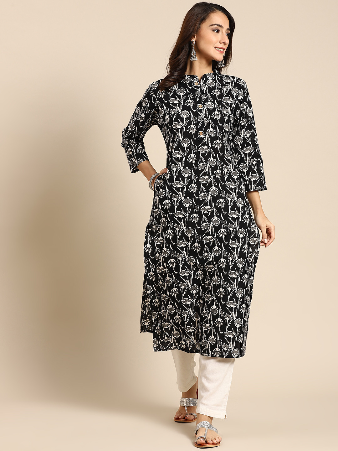 

Prakrti Women Black Floral jaal print cotton kurta