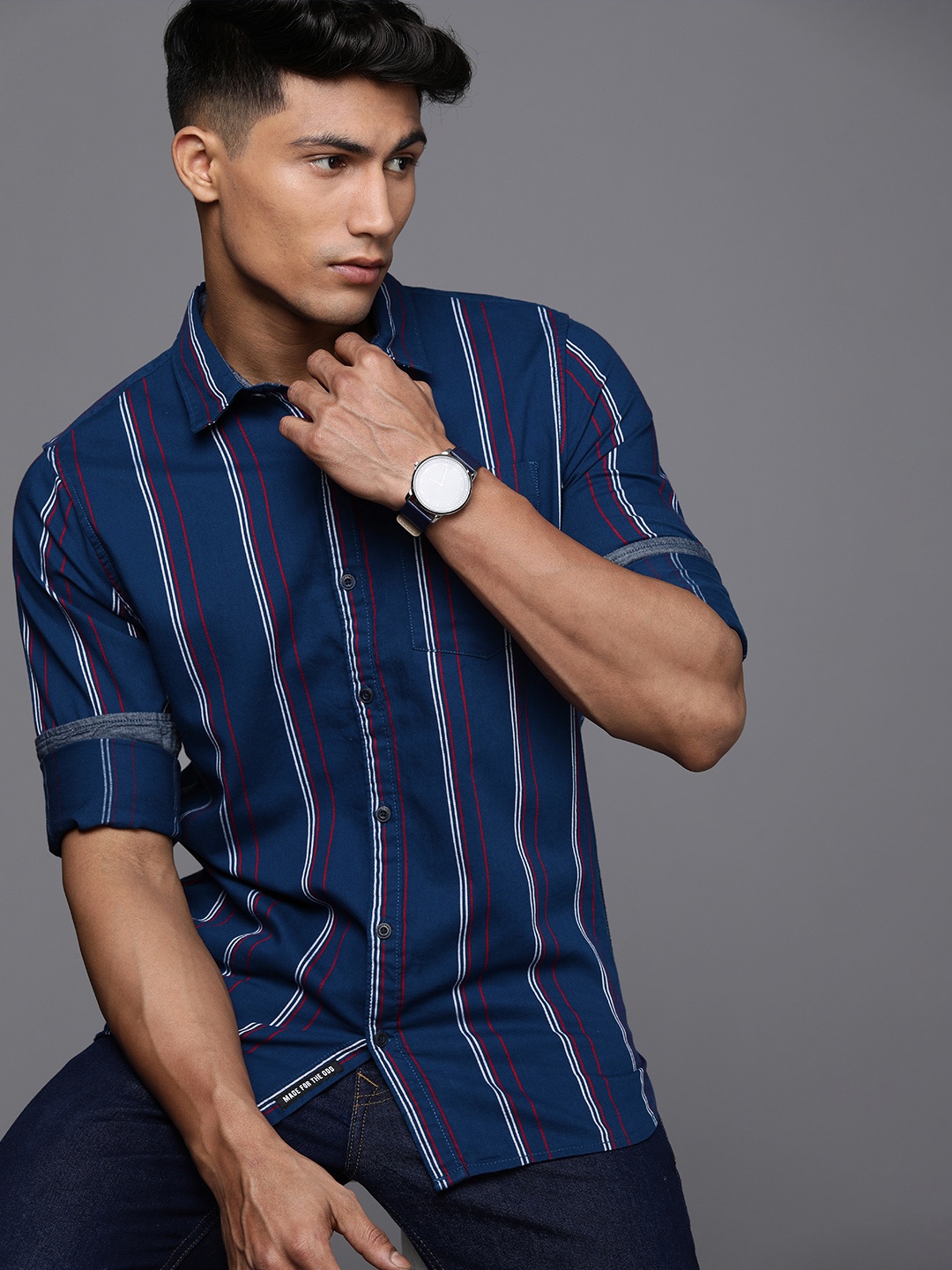 

WROGN Men Navy Blue & White Slim Fit Striped Casual Shirt