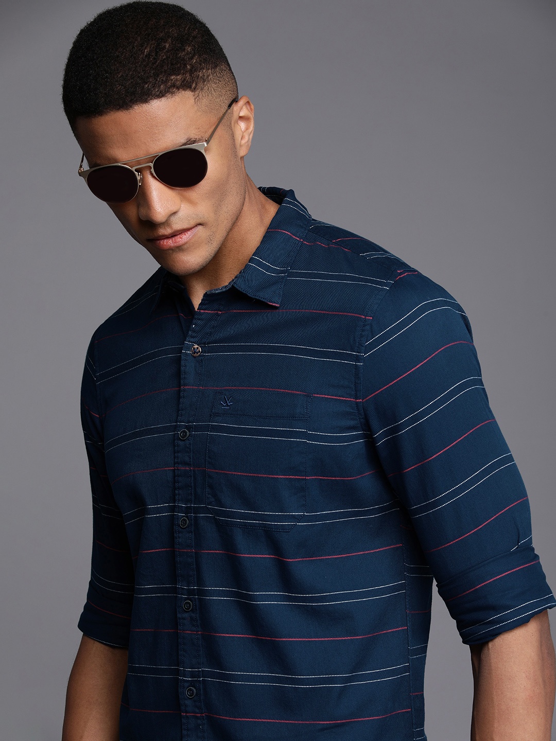 

WROGN Men Navy Blue Slim Fit Striped Casual Shirt