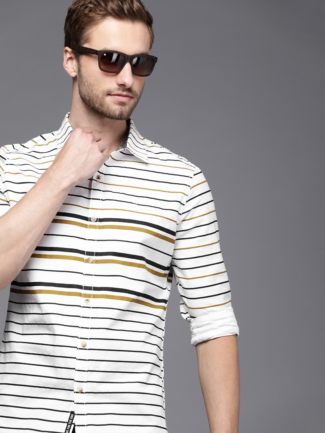 

WROGN Men White & Black Slim Fit Striped Casual Shirt