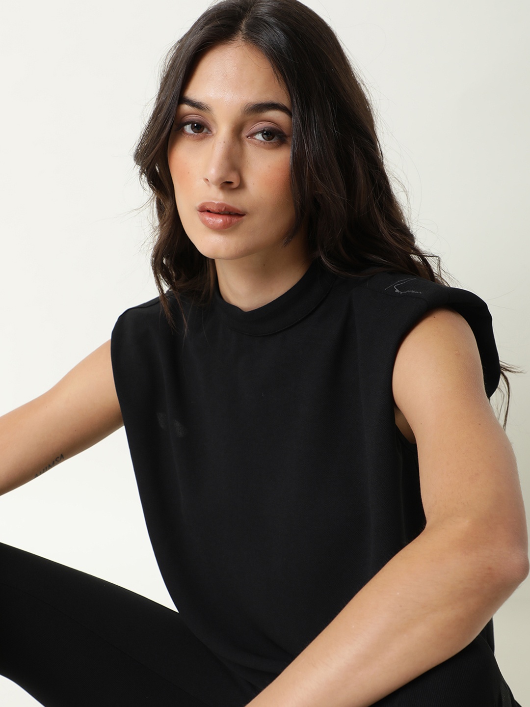 

RAREISM Black Regular Top