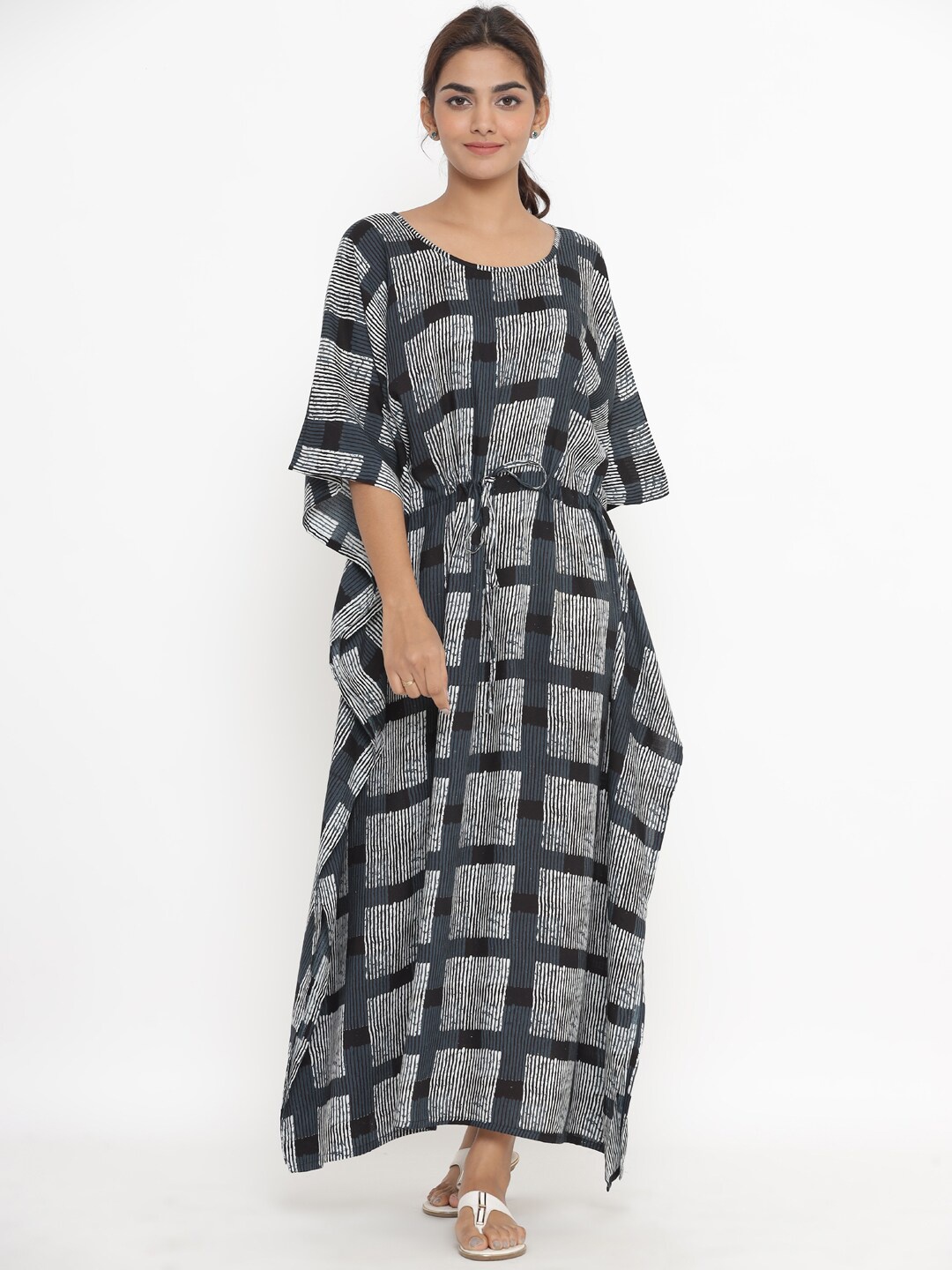 

Fabriko Grey Checked Kaftan Maxi Dress