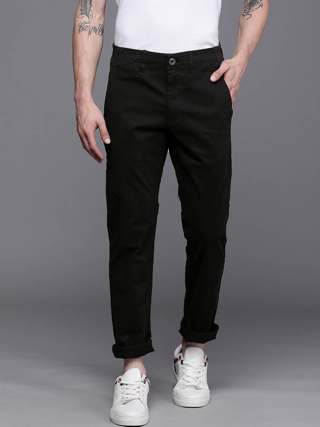 

WROGN Men Black Solid Slim Fit Chinos Trousers
