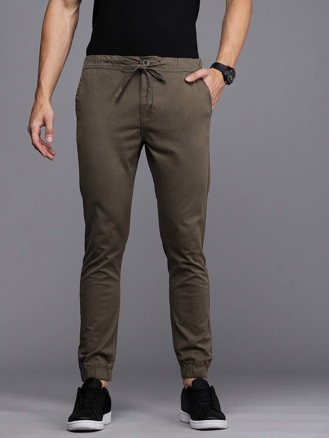 

WROGN Men Brown Solid Slim Fit Mid-Rise Joggers Trousers