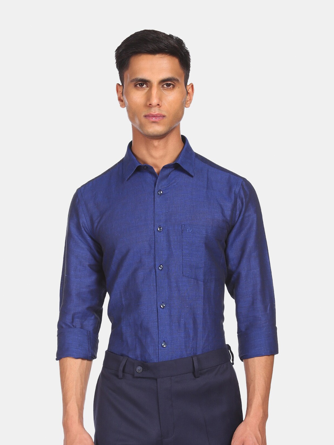 

Arrow Men Blue Opaque Striped Casual Shirt