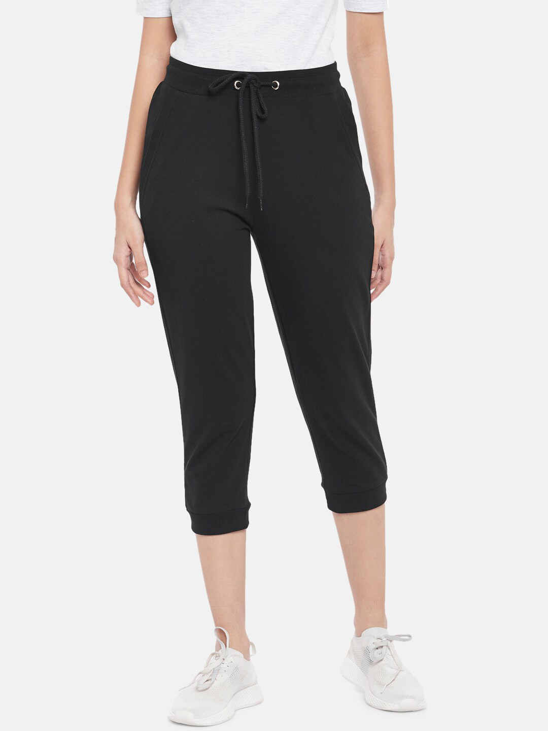 

Ajile by Pantaloons Women Black Capris