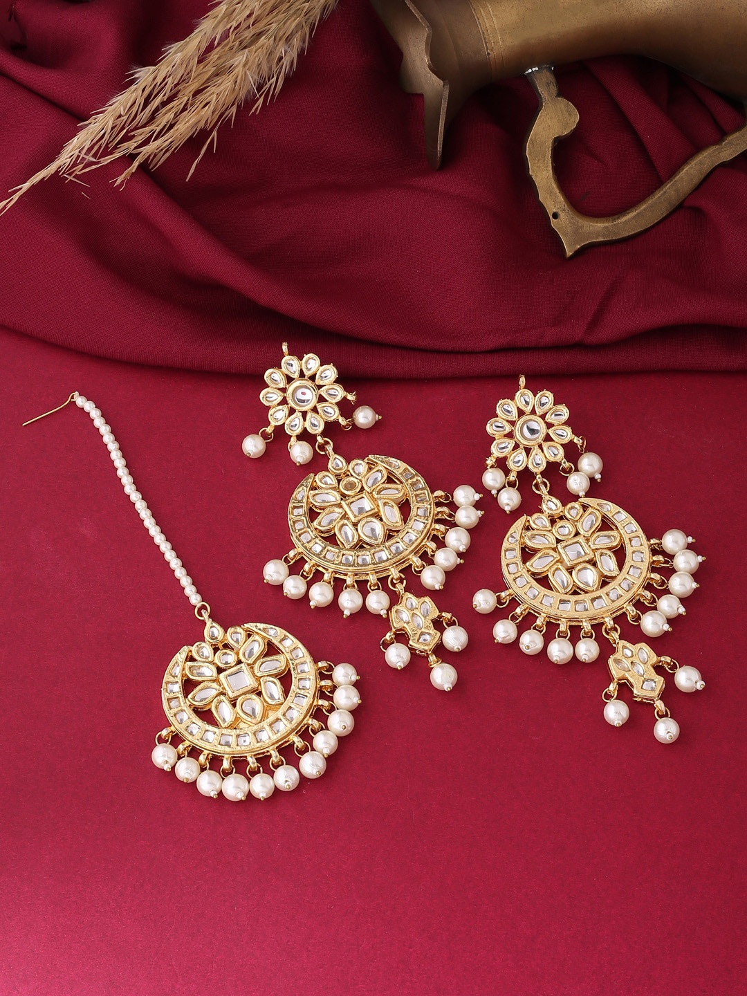 

VIRAASI Gold-Plated White Kundan-Studded & Pearl Beaded Jewellery Set
