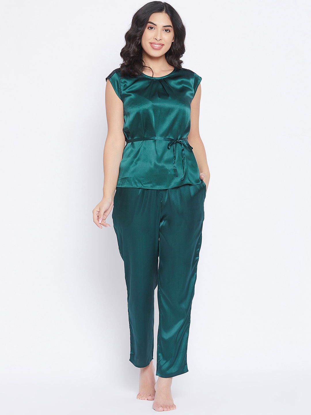 

Clovia Women Green Printed Night suit