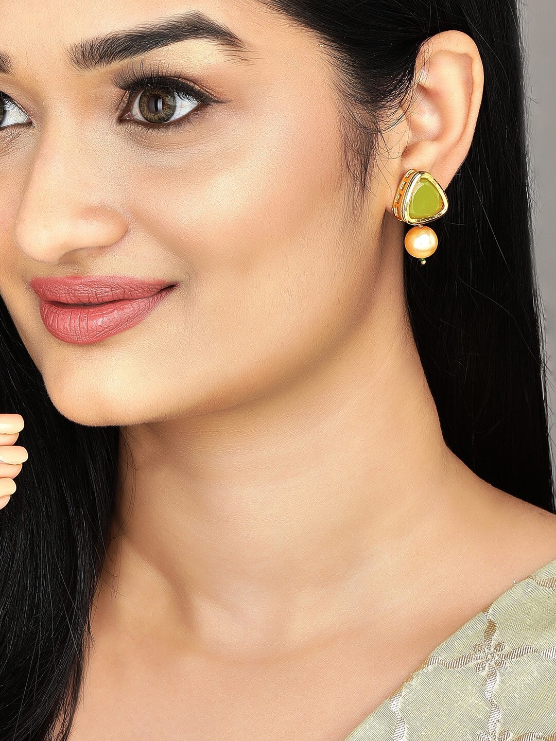 

Anouk Gold-Toned Triangular Studs Earrings