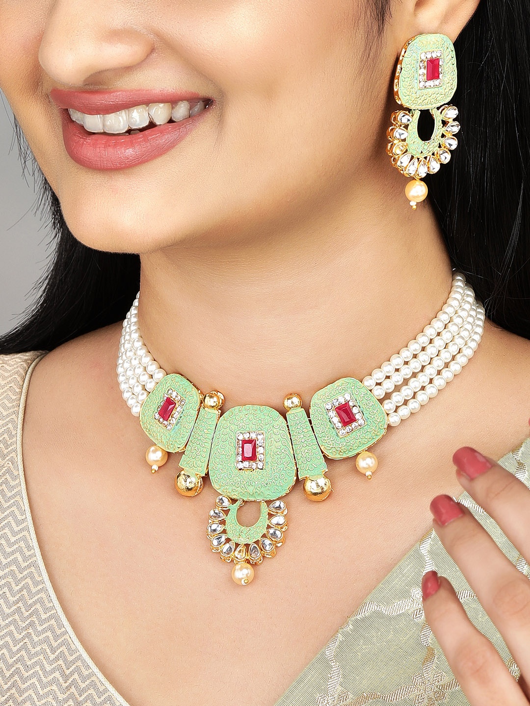 

Anouk Gold Plated Green And White Beads Kundan Studded Choker Set