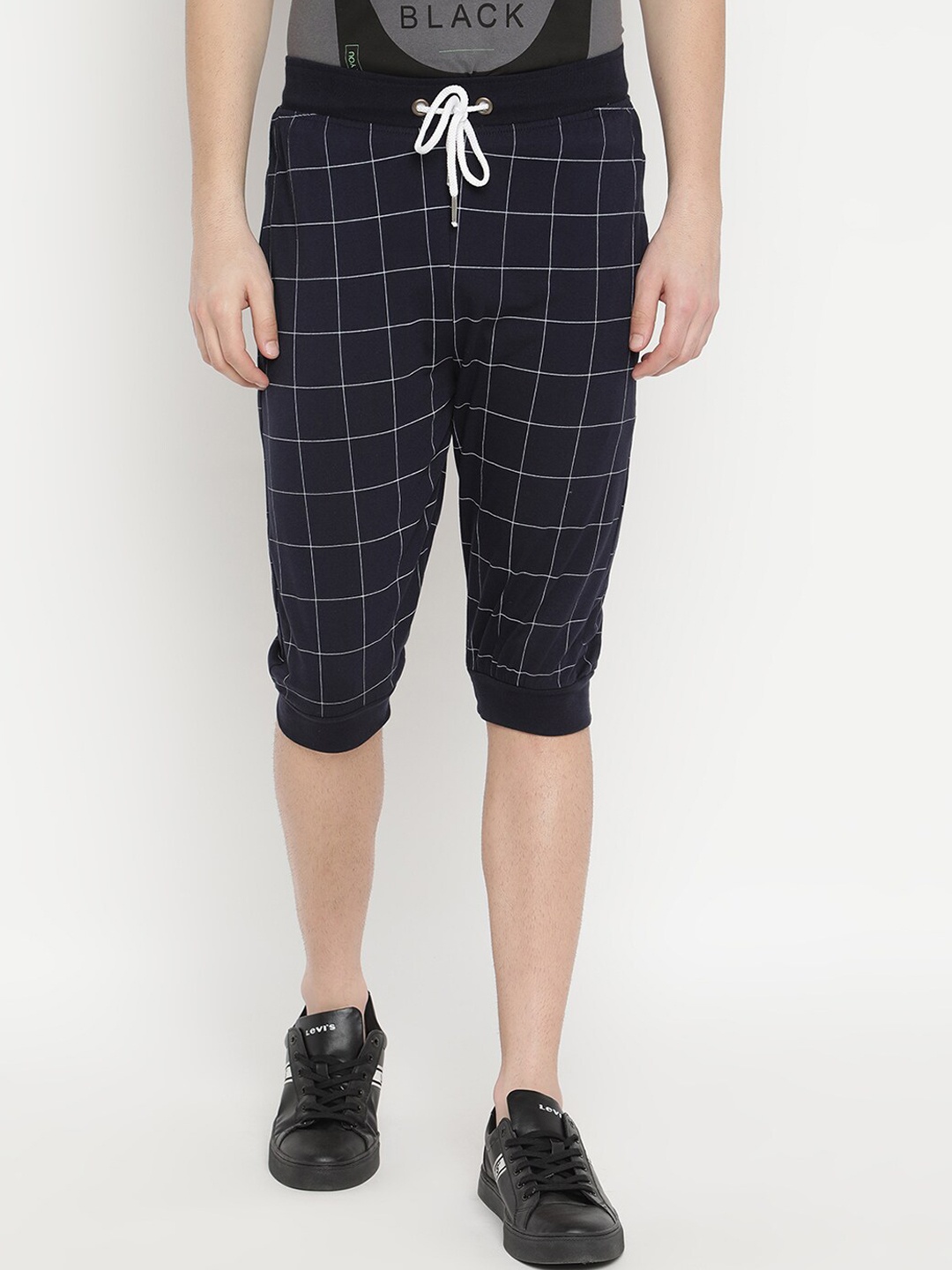 

V2 Value & Variety Men Blue Checked Regular Shorts