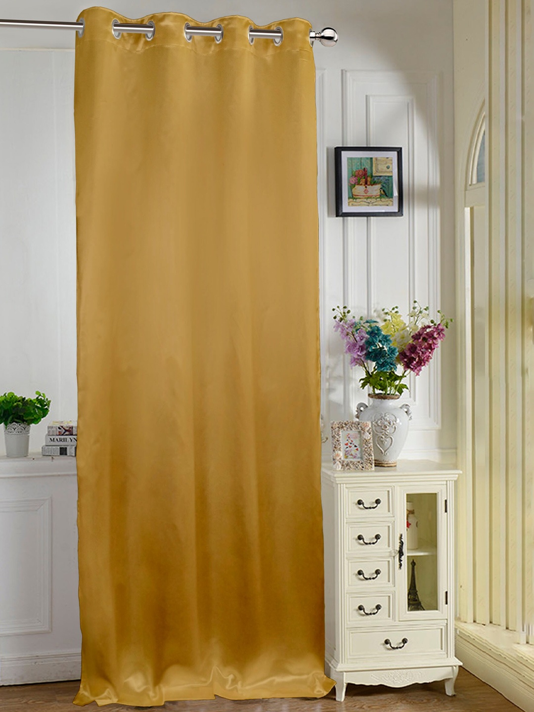 

Lushomes Gold-Toned Satin Door Curtain