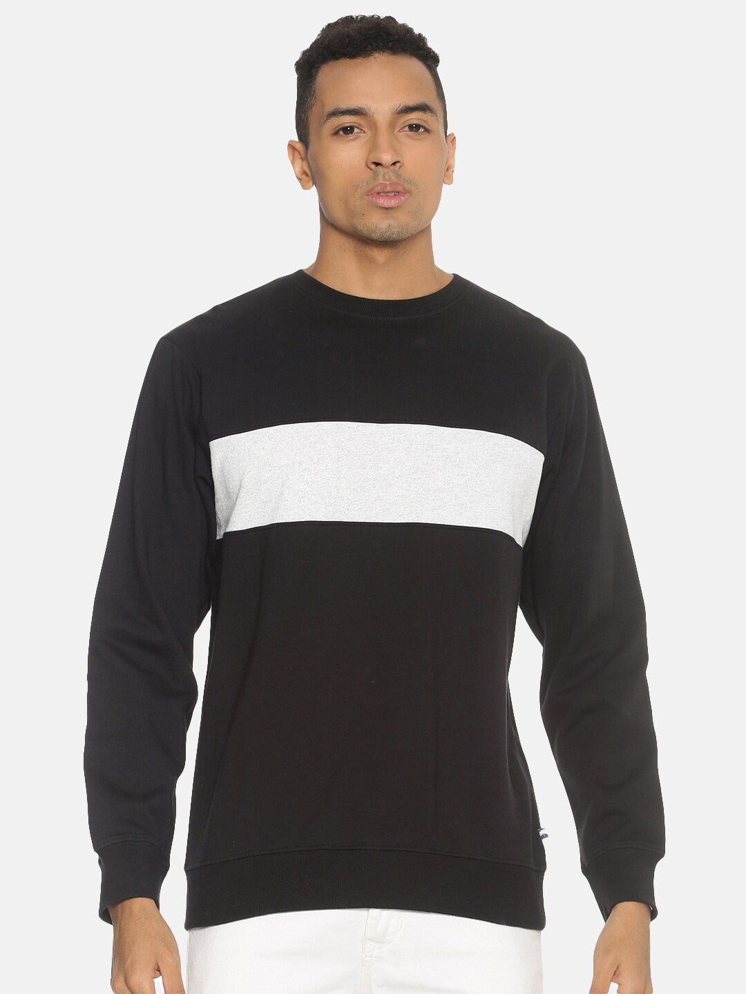 

Chennis Men Black Colourblocked Sweatshirt