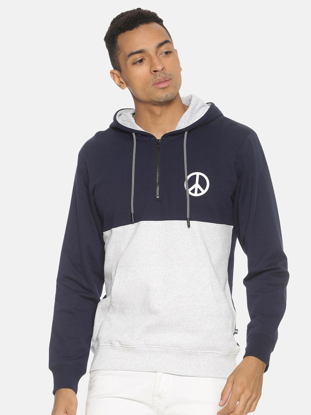 

Chennis Men Navy Blue Colourblocked Hooded Sweatshirt