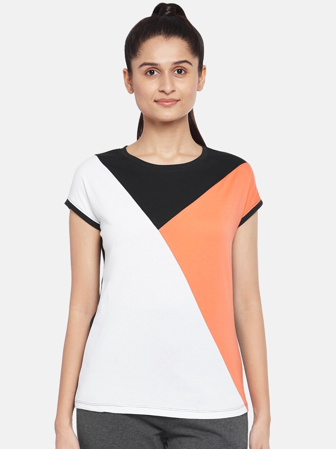 

Ajile by Pantaloons White Colourblocked Regular Top