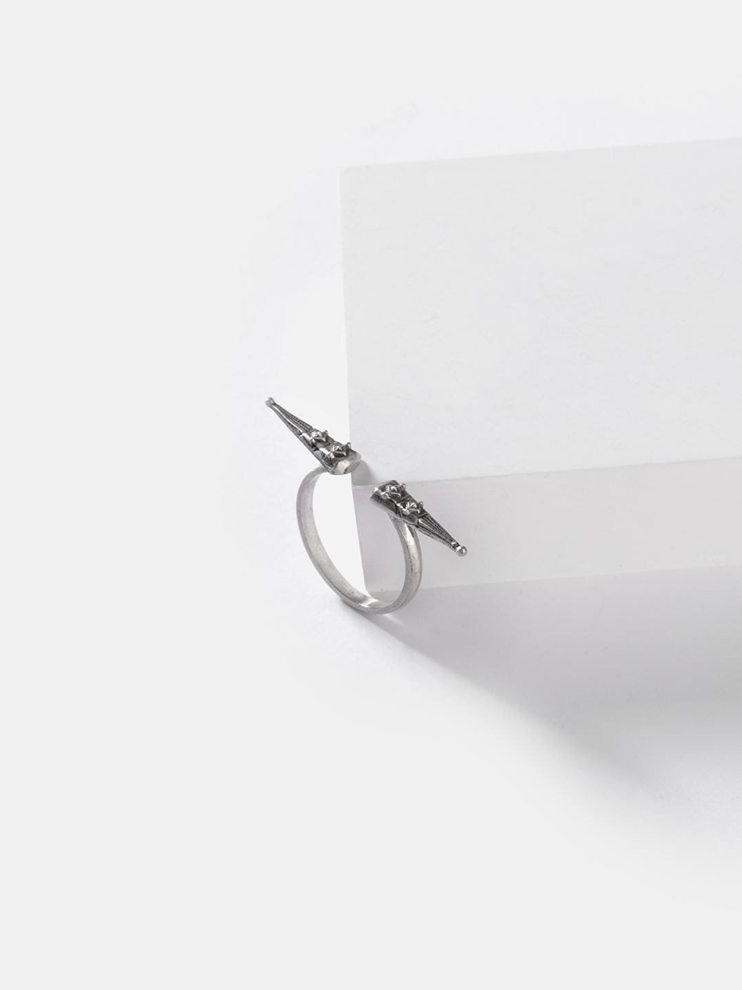 

SHAYA 925 Silver Antique Enais Party Finger Ring
