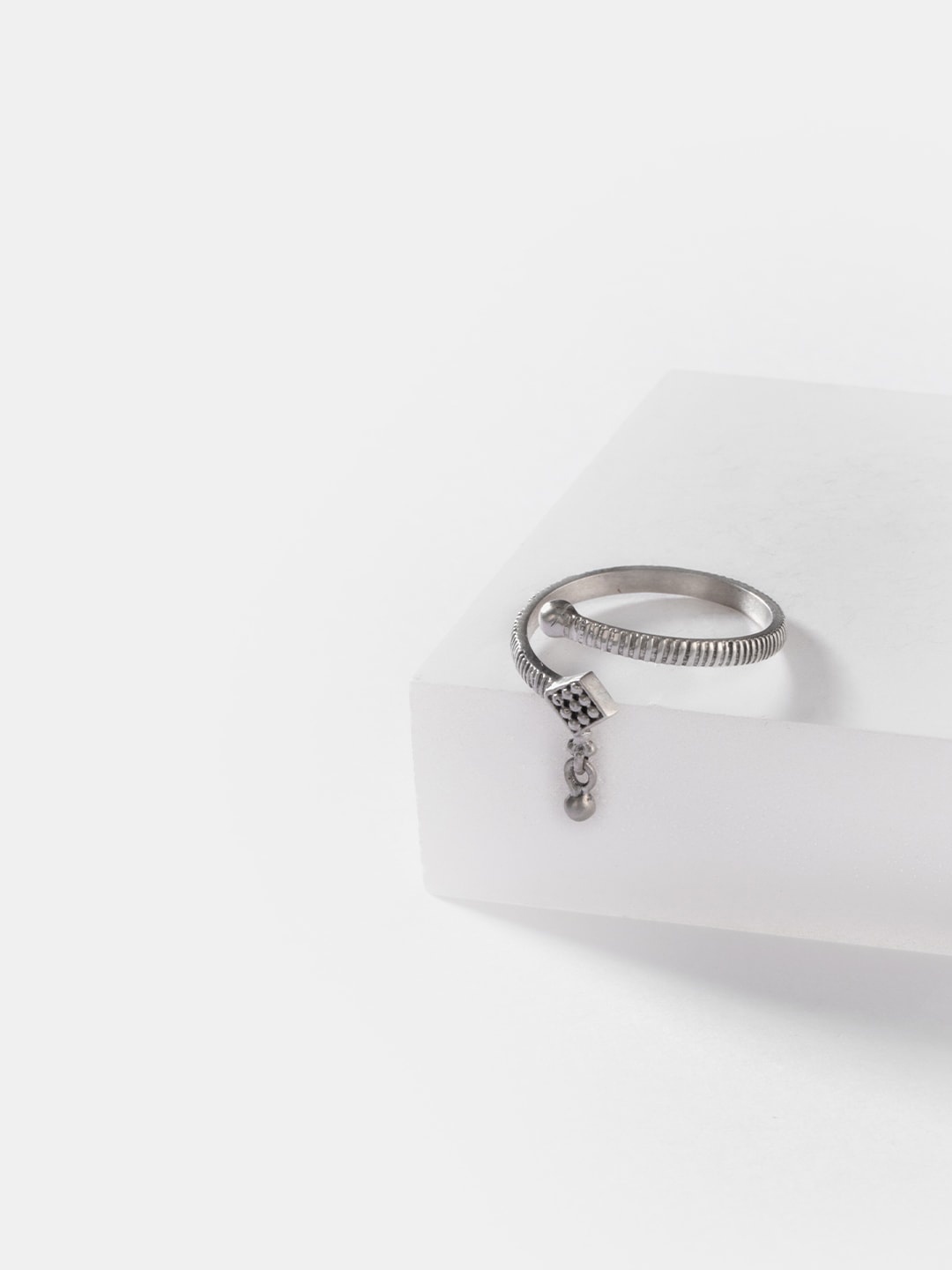 

SHAYA Woman 925 Silver Antique Didas Holiday Ring