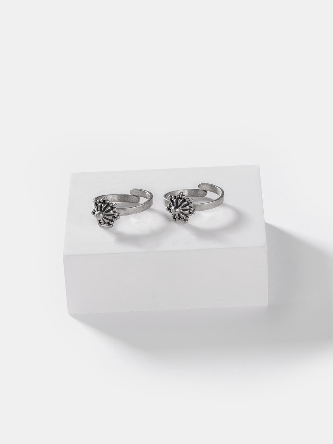 

SHAYA Set Of 2 Oxidised Silver-Toned Toe Ring