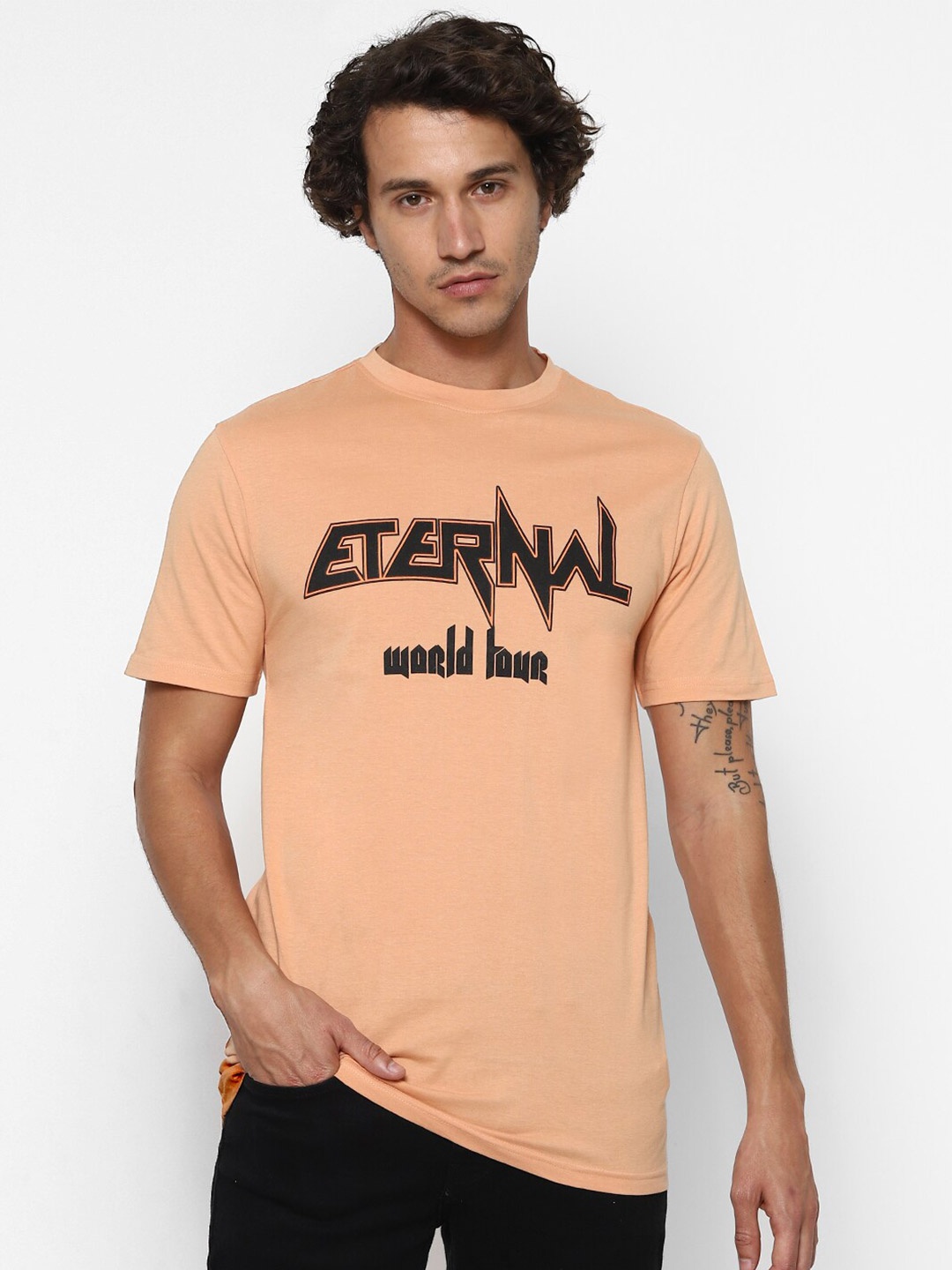 

FOREVER 21 Men Peach Coloured Typography Printed T-shirt