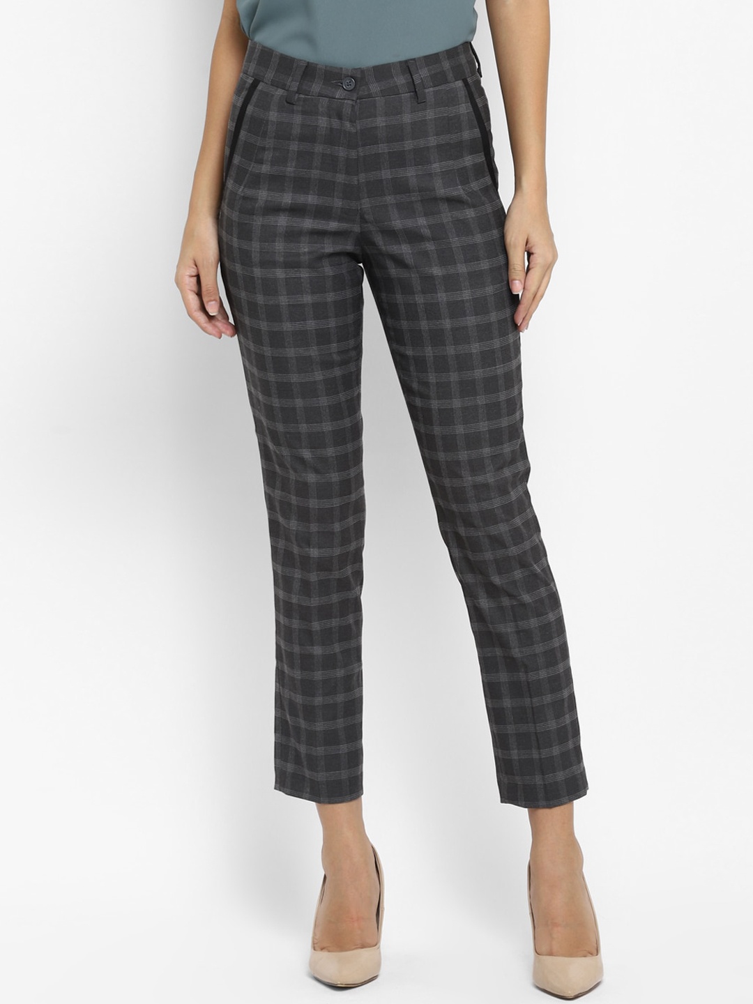 

LAMOURE BY RED CHIEF Women Charcoal Grey Checked Cropped Cigarette Trousers