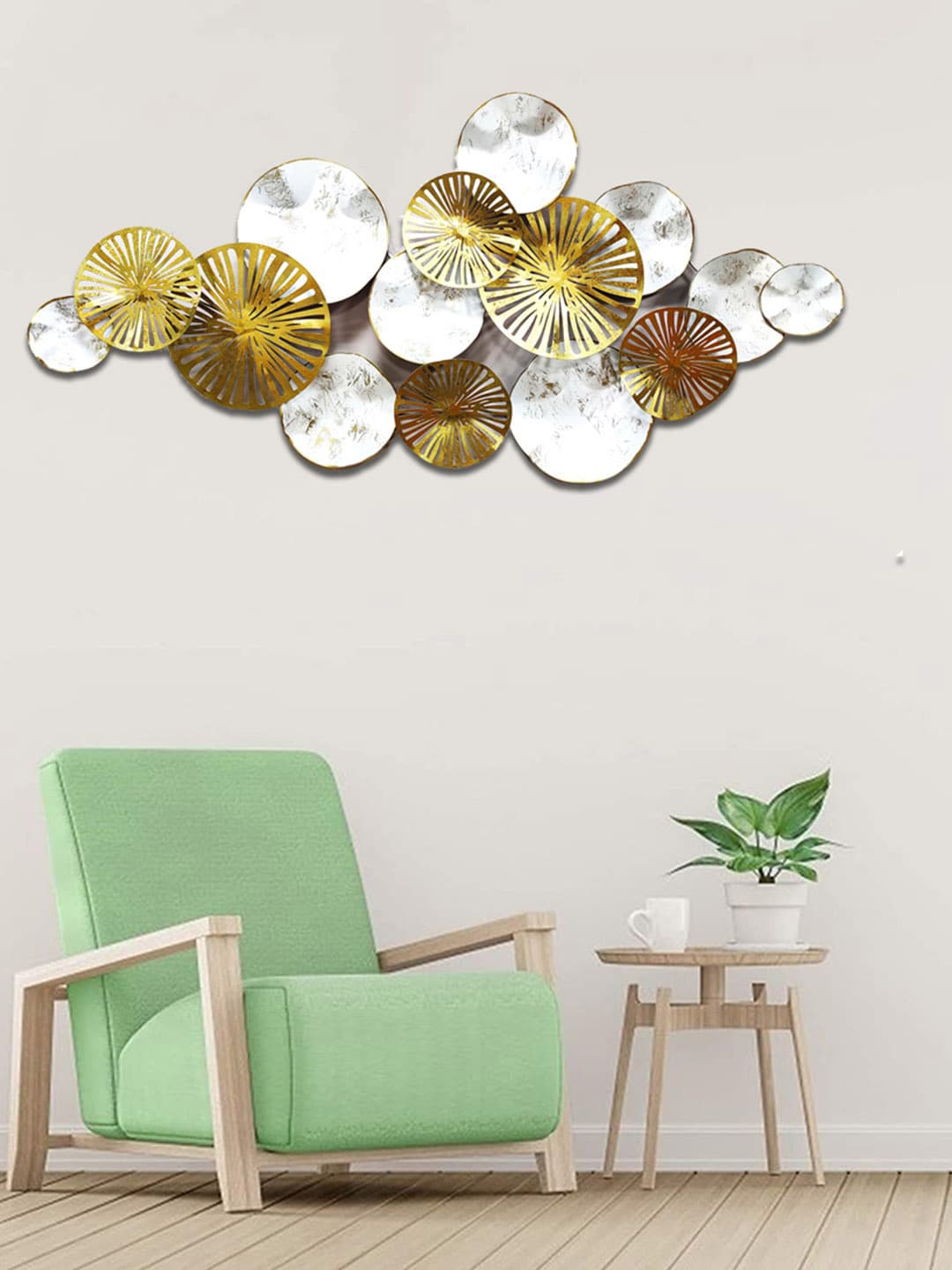 

Wembley Toys Gold-Toned & Silver-Toned Art Metal Hanging Wall Decor