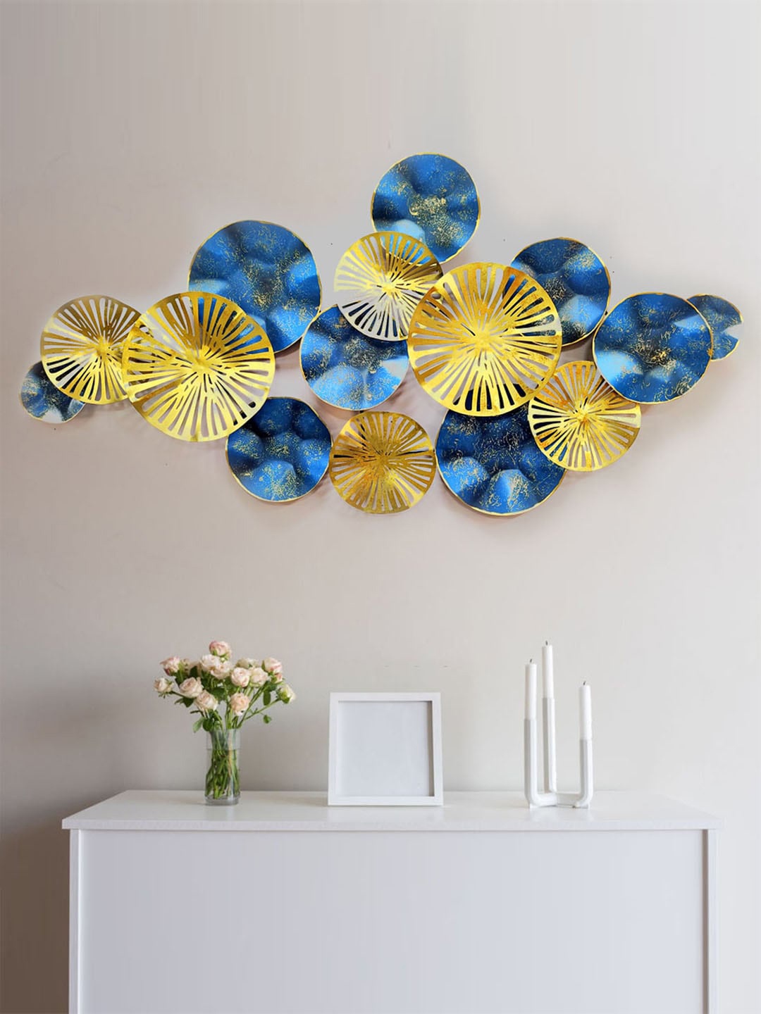 

Wembley Toys Gold-Toned & Silver-Toned Textured Wall Decor
