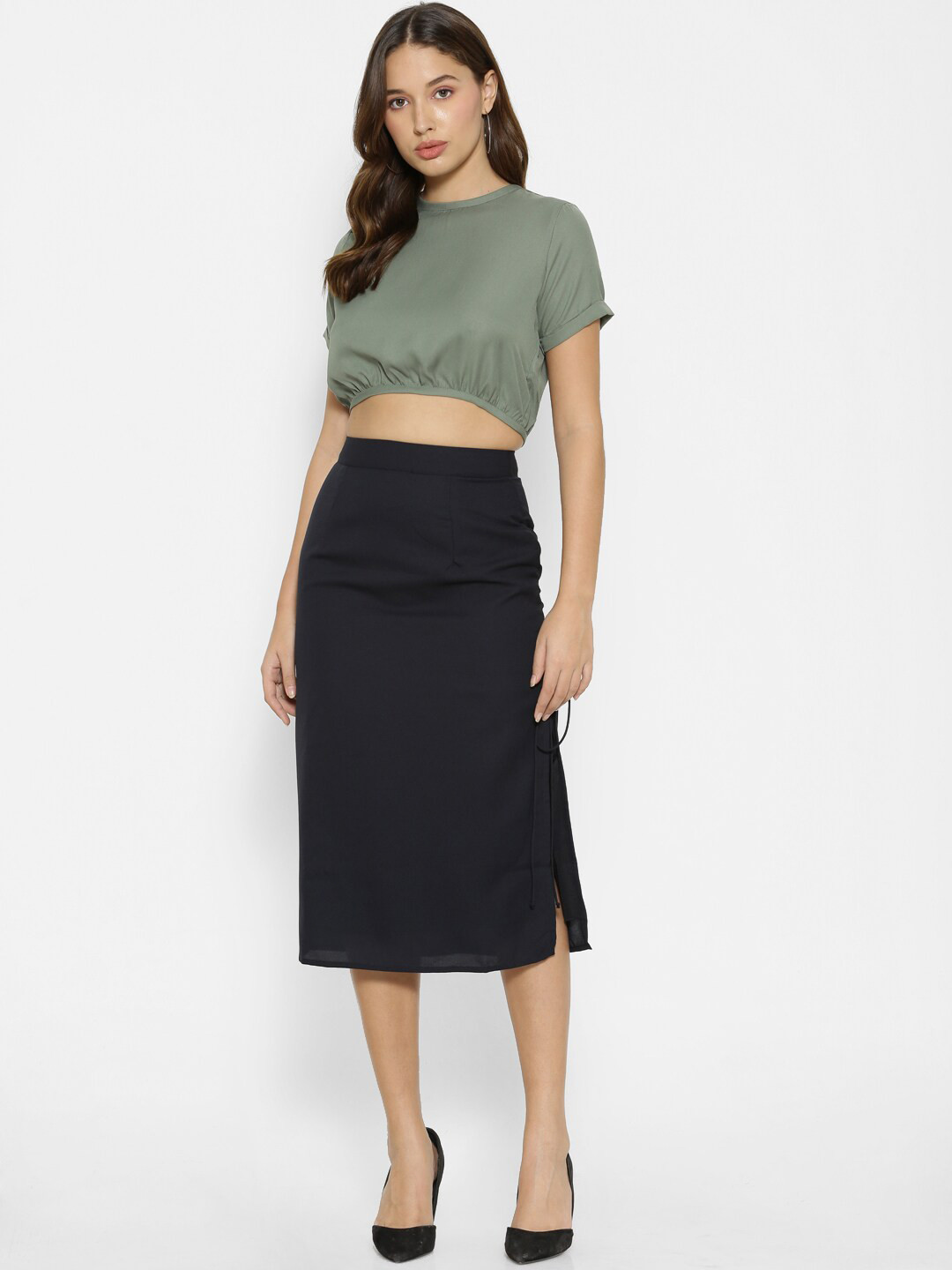 

FOREVER 21 Women Khaki & Black Crop Top with Skirt
