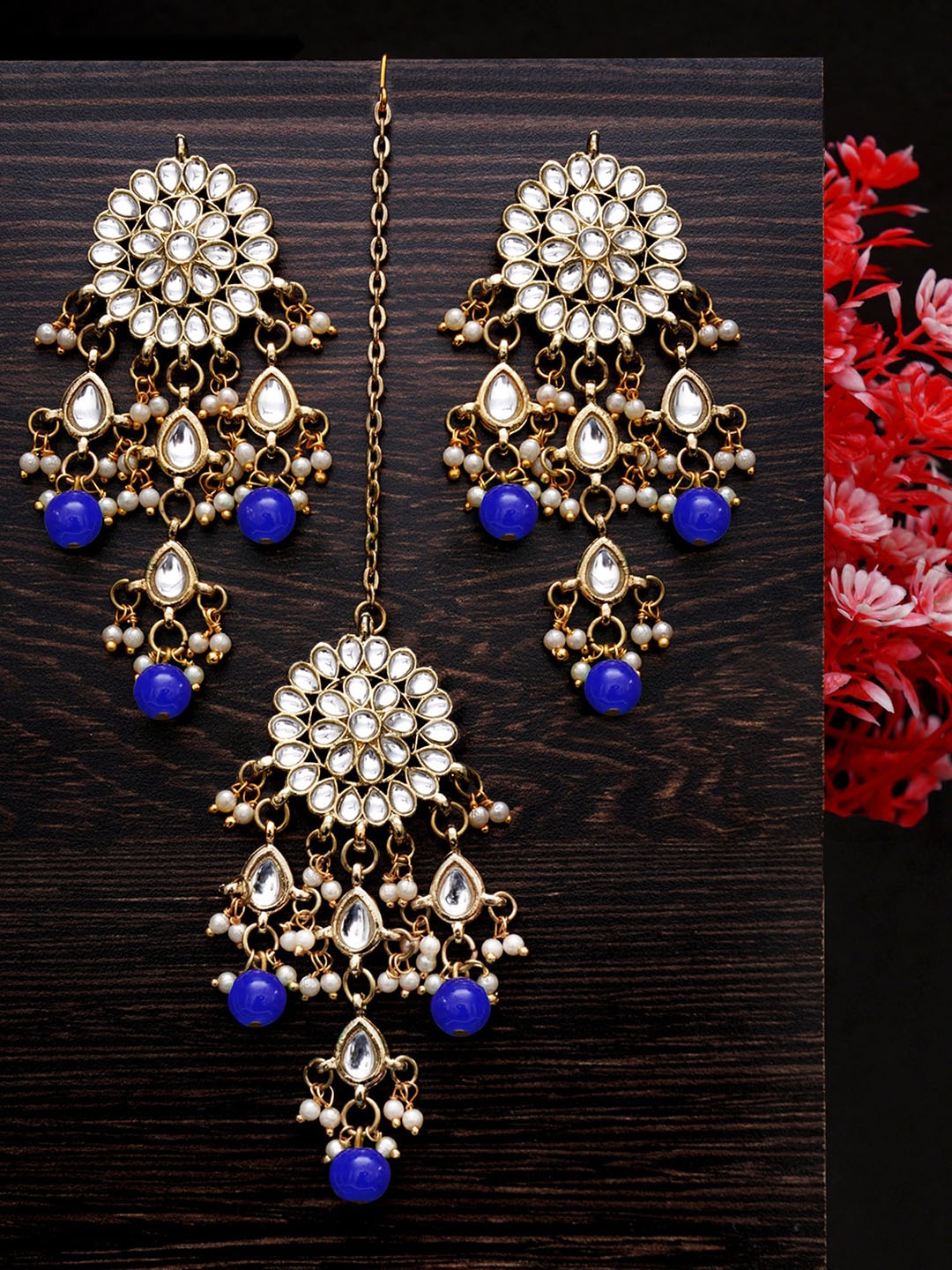

KARATCART Gold-Plated & White Kundan-Studded Maangtikaa & Earrings Set, Blue
